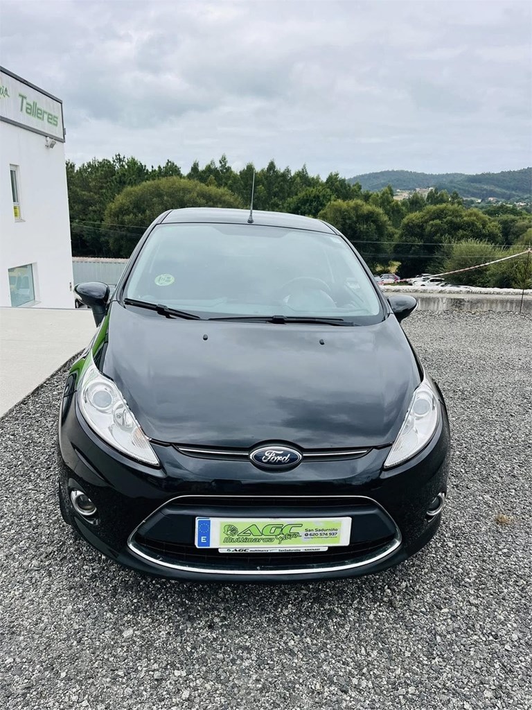 Foto 2 FORD FIESTA TITANIUM 1.6 TDCI 95CV