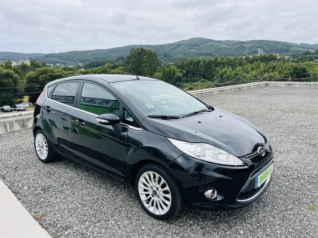 Foto 3 FORD FIESTA TITANIUM 1.6 TDCI 95CV