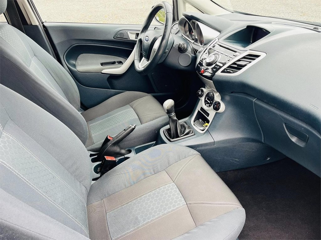 Foto 7 FORD FIESTA TITANIUM 1.6 TDCI 95CV