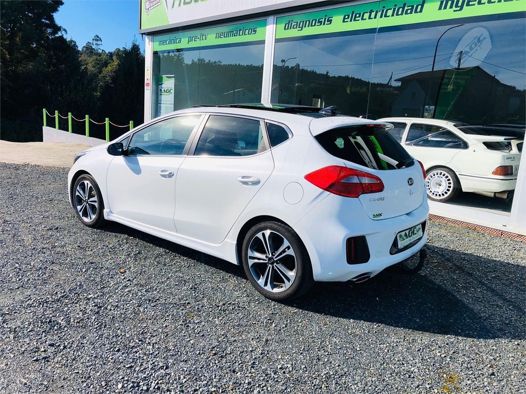 Kia - KIA CEED GTLINE 1.6 CRDI VGT 136CV 6V de segunda mano A Coruña