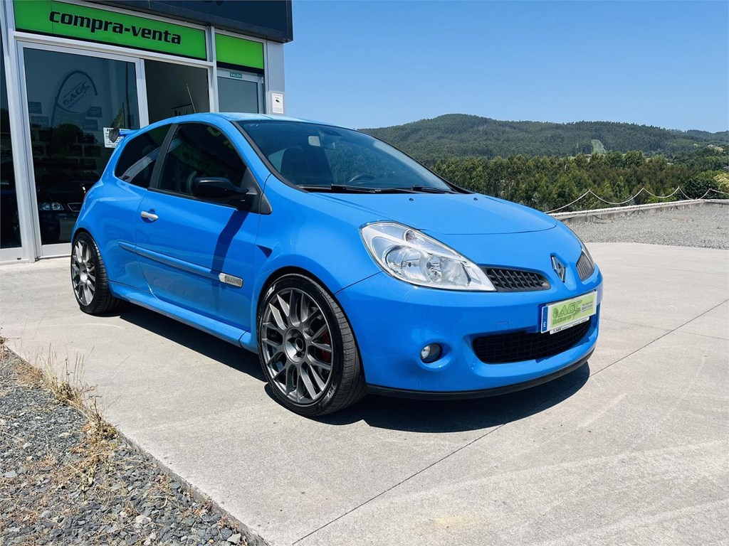 Foto 3 RENAULT CLIO III SPORT 200CV R27 F1