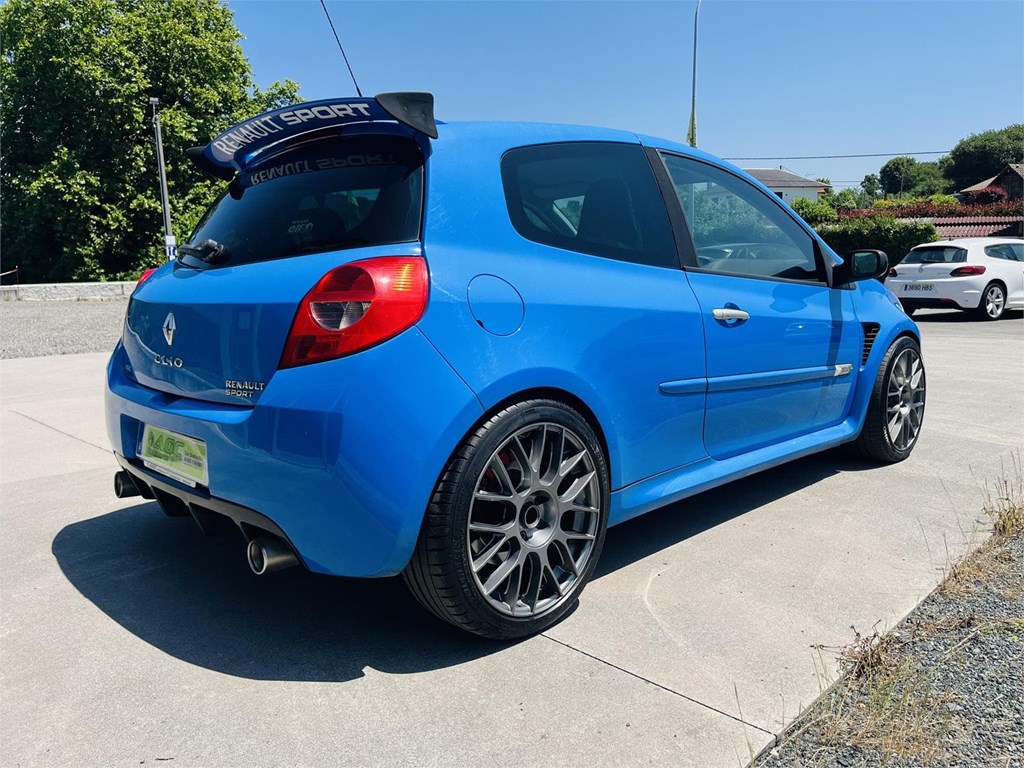 Foto 6 RENAULT CLIO III SPORT 200CV R27 F1
