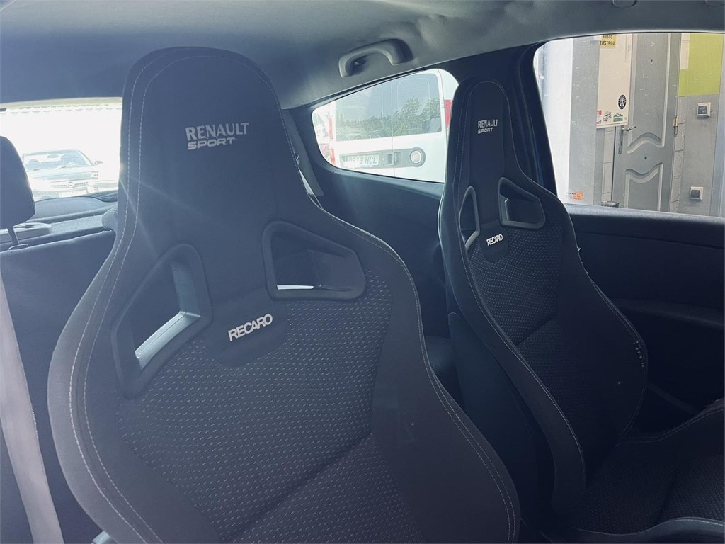 Foto 7 RENAULT CLIO III SPORT 200CV R27 F1