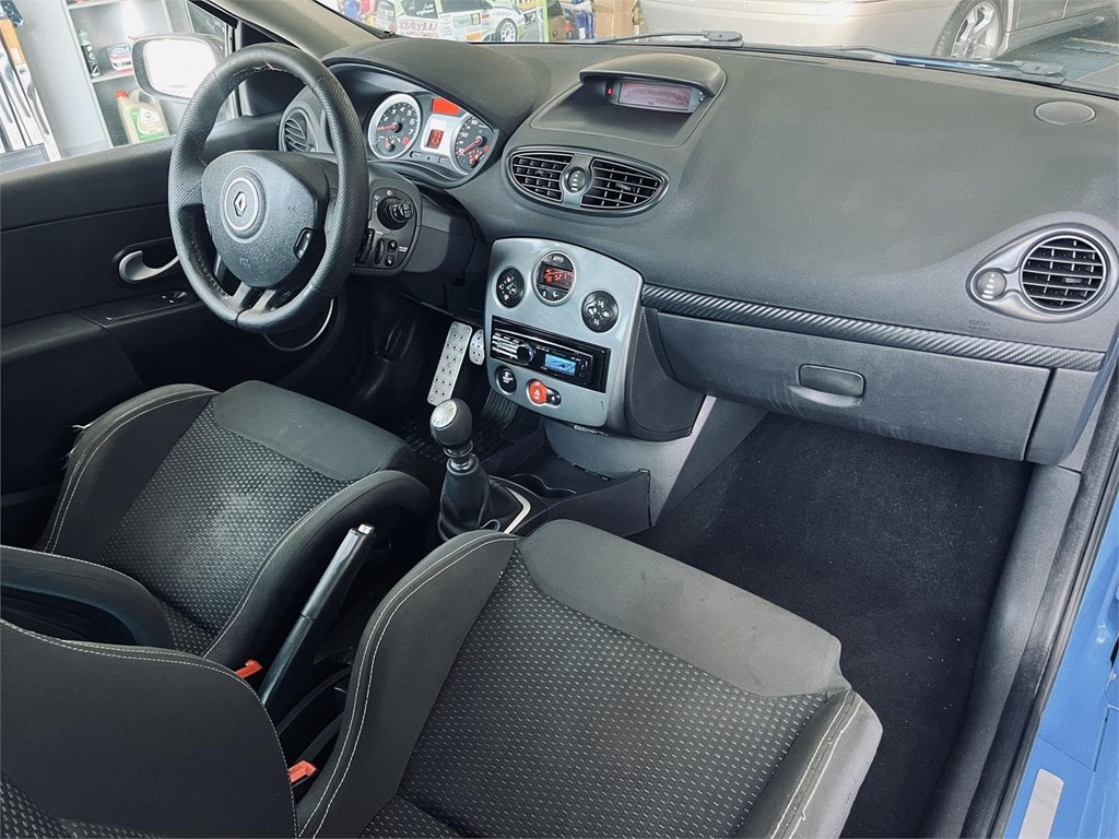 Foto 8 RENAULT CLIO III SPORT 200CV R27 F1