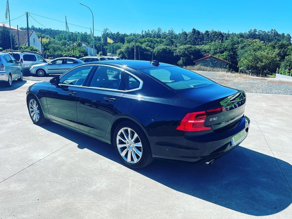 Foto 4 VOLVO S90 T4 MOMENTUM 8 VELOCIDADES